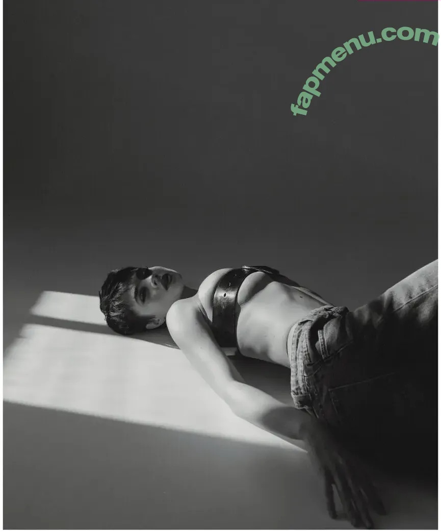 Solomia Maievska nude photo #3759 (miamaievska / solomia_maievska)