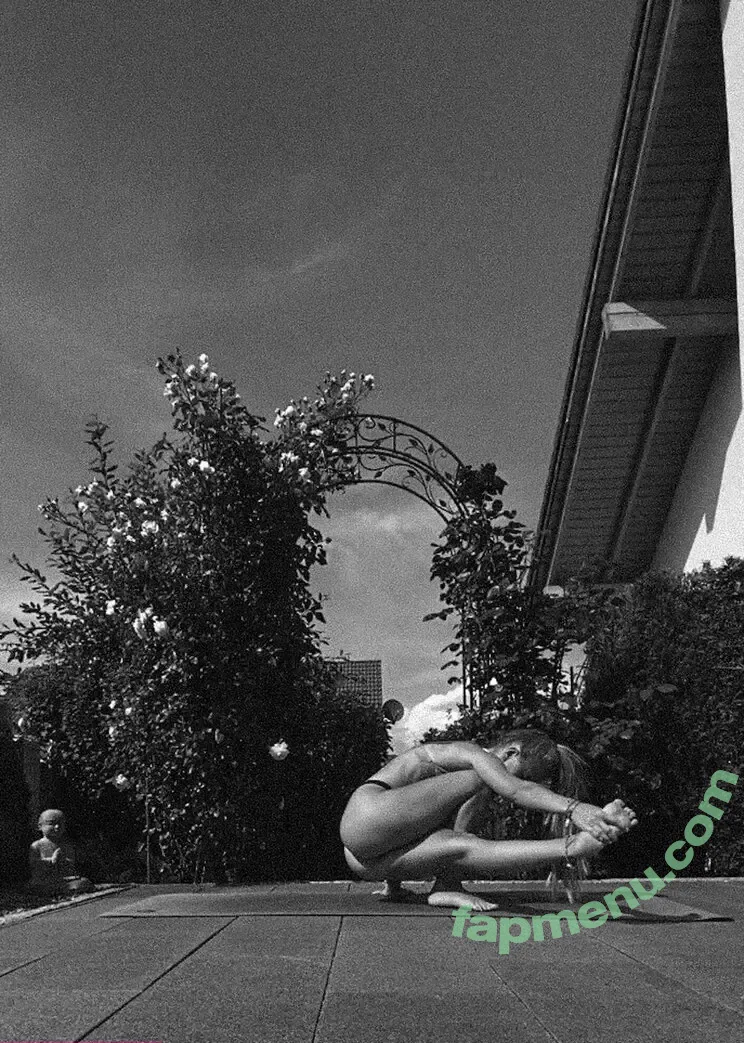 solunamalou nude photo #0006 (solunamalou)