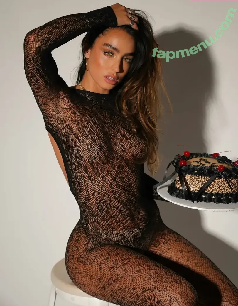 Sommer Ray nude photo #0109 (SommerRay / sommer-ray)