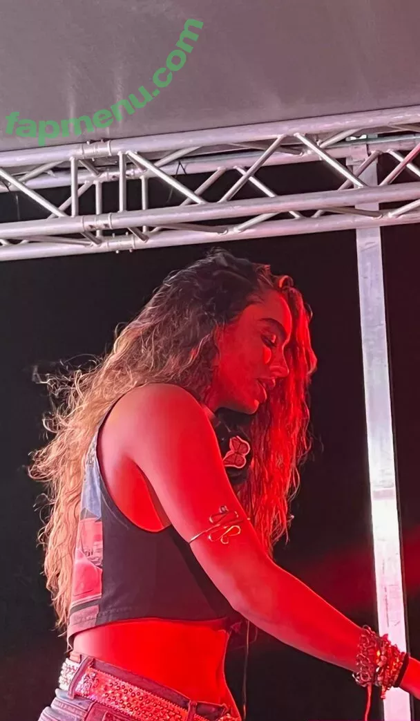 Sommer Ray nude photo #2219 (sommer-ray / sommerray)