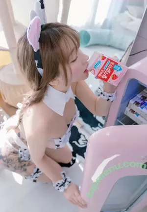 Son Ye Eun / BJ Eunsora 은소라 / Yenny / son_ye_eun / ye._eun_s2 / yeeny618 / 손예은 nude photo #1549