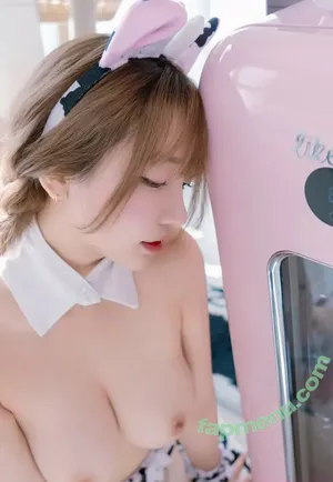 Son Ye Eun / BJ Eunsora 은소라 / Yenny / son_ye_eun / ye._eun_s2 / yeeny618 / 손예은 nude photo #1560