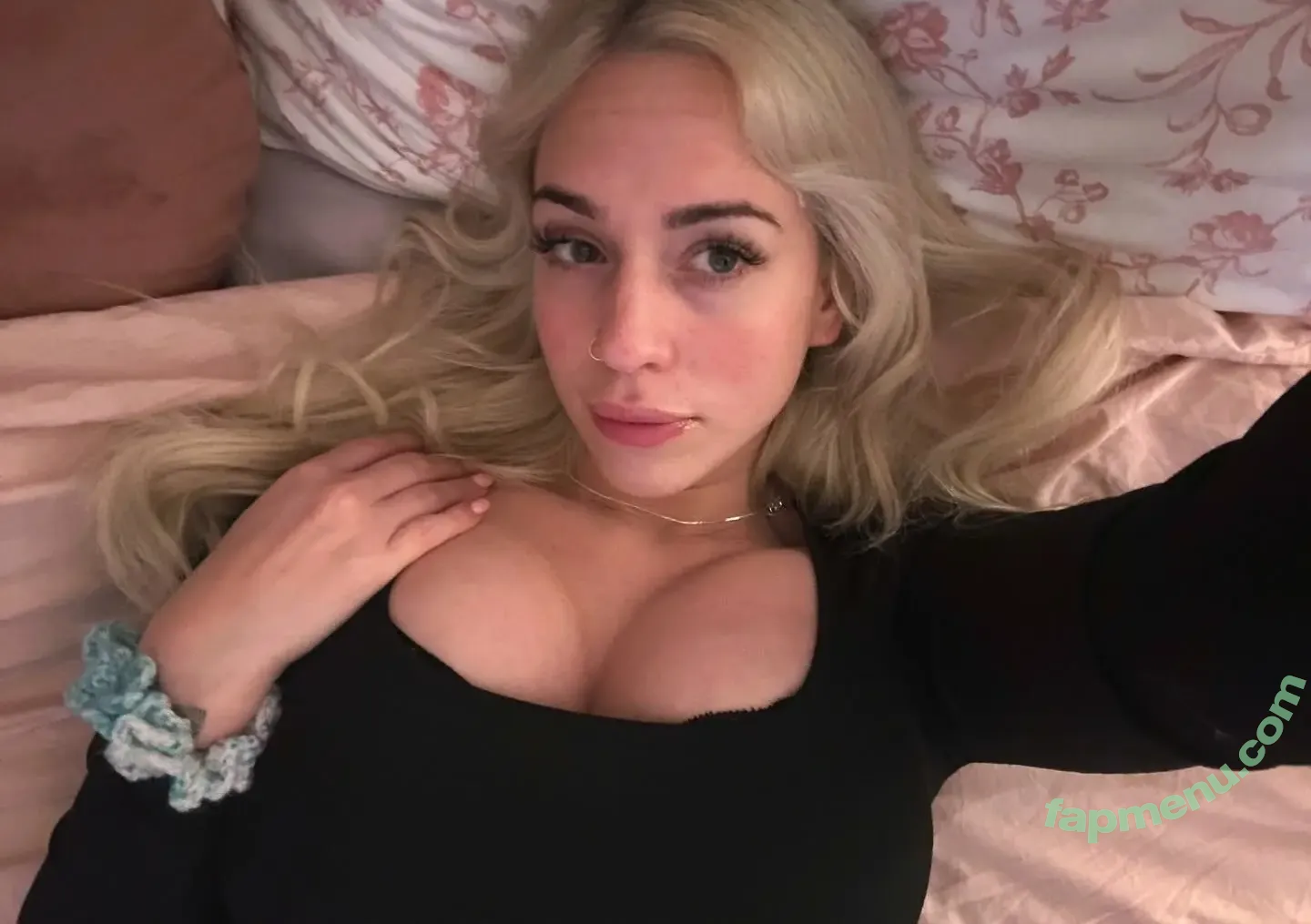 Sonaboner nude photo #0023 (Ninetales / Rachel Dean / Rellierae / Xrellie / relliensfw)