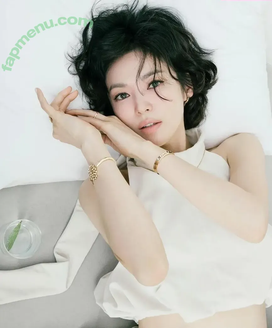 Song Hye-kyo nude photo #0080 (kyo1122)