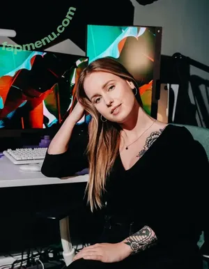 Sonja Reid / OMGitsfirefoxx nude photo #0197