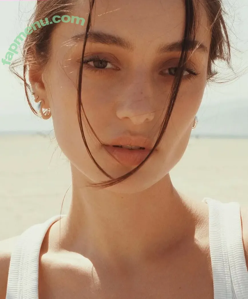 Sonya Starzhynska nude photo #0020 (sonyastrz)