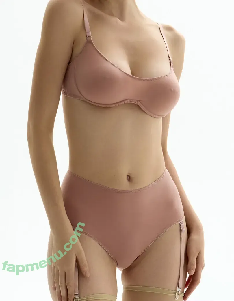 Sonya Zoloeva nude photo #0634 (Model / sonyazoloeva)