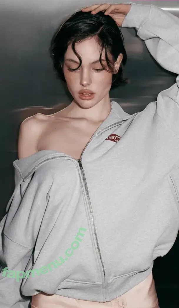 Sonya Zoloeva nude photo #1043 (Model / sonyazoloeva)