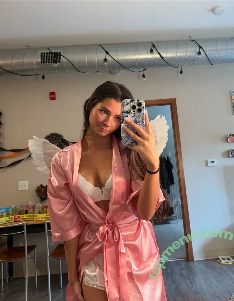 Soph Herriot nude photo #0051 (sophherriot / sophieraiin)