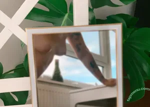 Soph Lewis / sophaaaaa nude photo #0039