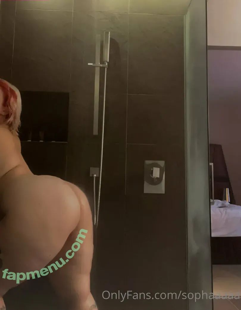 Soph Lewis nude photo #0041 (sophaaaaa)