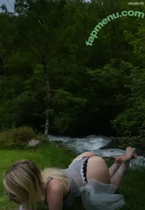  nude photo #0005