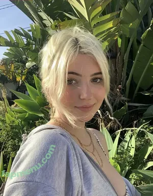 soph8983 / Sophie43 / l3avem3alone / sophia8983 nude photo #0430