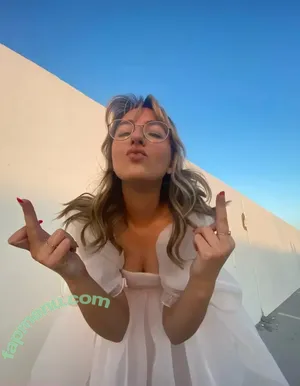 soph8983 / Sophie43 / l3avem3alone / sophia8983 nude photo #0432