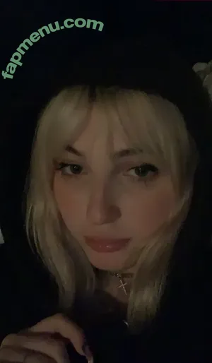 soph8983 / Sophie43 / l3avem3alone / sophia8983 nude photo #0439