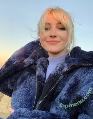 soph8983 / Sophie43 / l3avem3alone / sophia8983 nude photo #0441