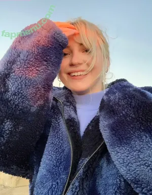 soph8983 / Sophie43 / l3avem3alone / sophia8983 nude photo #0442