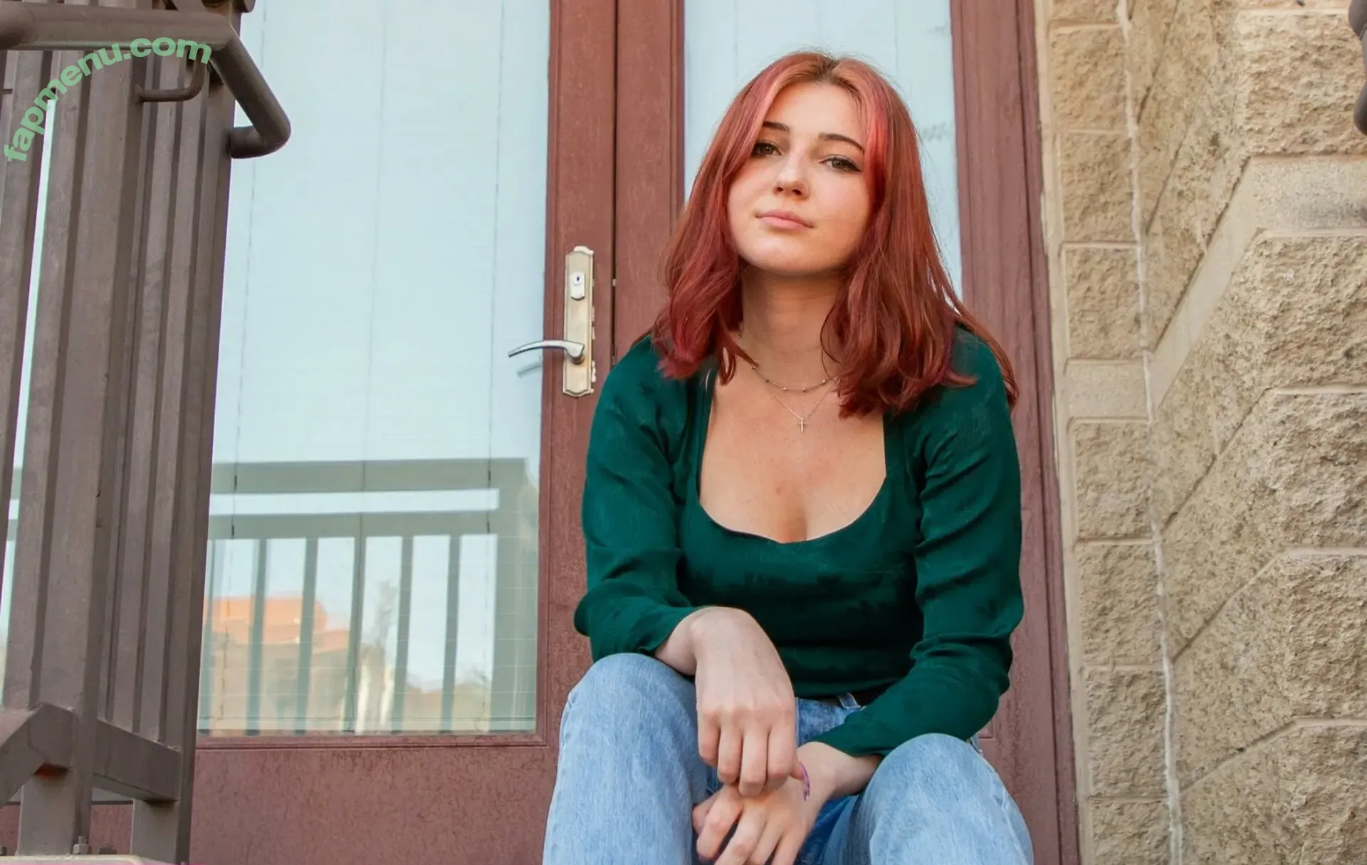 soph8983 nude photo #0419 (Sophie43 / l3avem3alone / sophia8983)