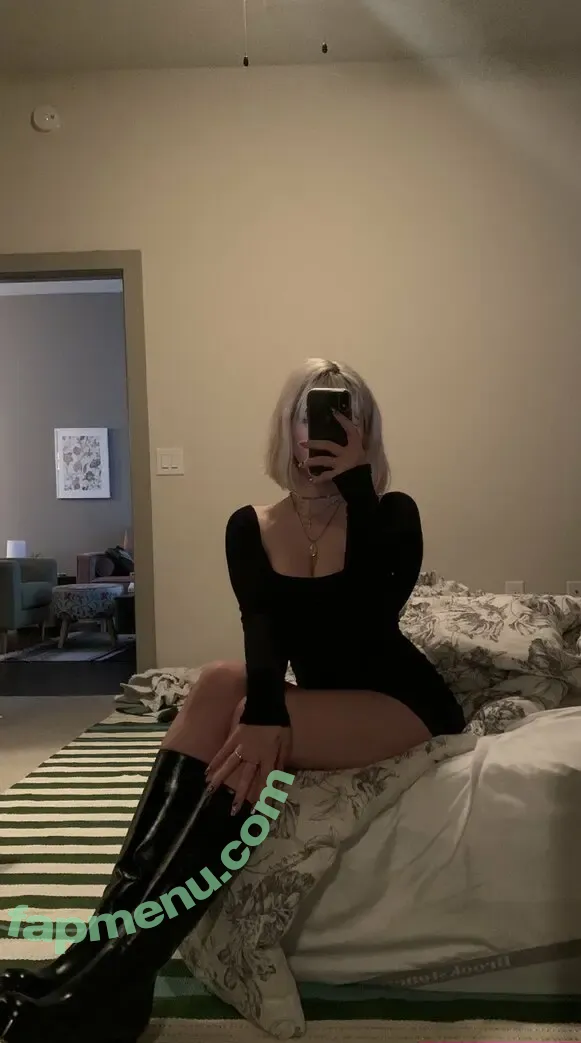 soph8983 nude photo #0436 (Sophie43 / l3avem3alone / sophia8983)