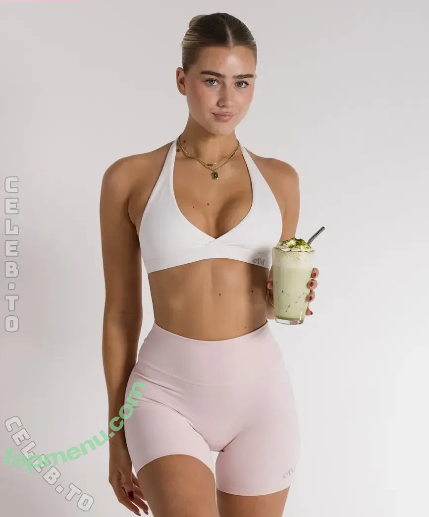 Sophadophaa nude photo #0055 (nataschasophiaa / sophadophaa_)