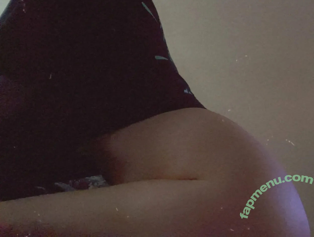 Sophia nude photo #0196 (iamtrashxo / idkecho_)