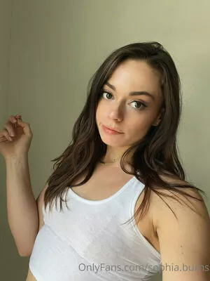 Sophia Burns / sophia.burns / sophiaburns888 / sophiaburnsx nude photo #0001