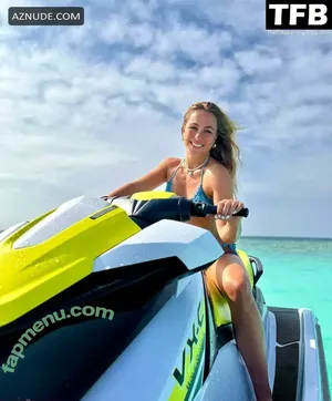 Sophia Floersch / sophiafloersch nude photo #0011