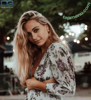 Sophia Floersch / sophiafloersch nude photo #0013