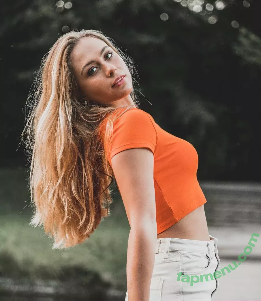 Sophia Flörsch nude photo #0020 (Floersch / sophiafloersch)