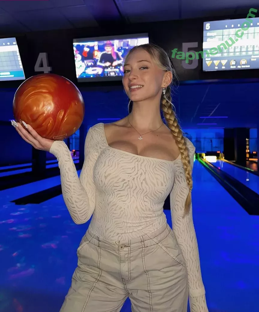 sophia.ilysm nude photo #0217 (Sophia Diamond)