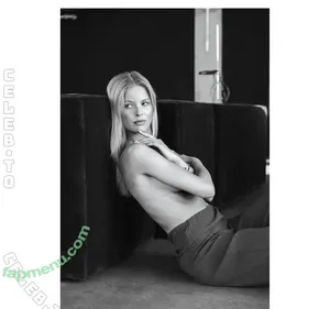 Sophia Lüders / sosowave nude photo #0074