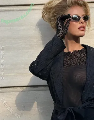 Sophia Lüders / sosowave nude photo #0084