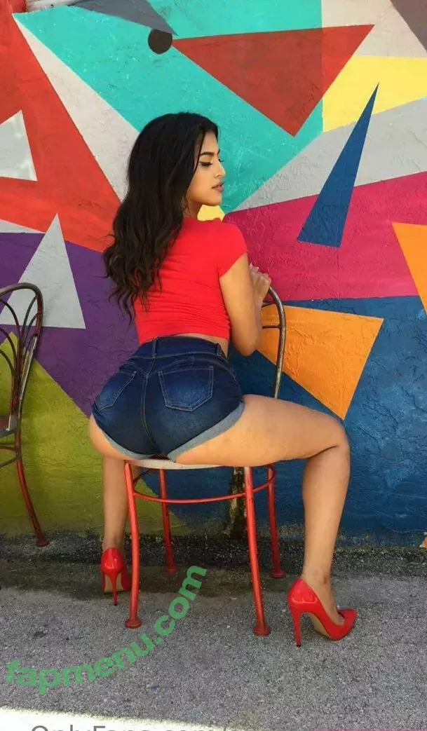 Sophia Leone nude photo #0216 (sophialeonex / sophialeonexo / xosophialeone)