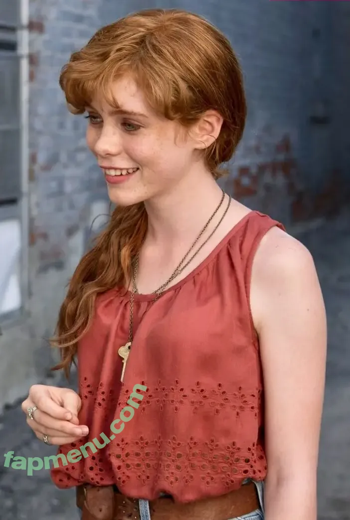 Sophia Lillis nude photo #0138 (sophialillis)