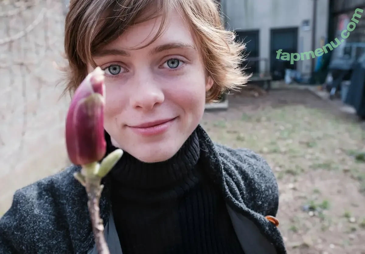 Sophia Lillis nude photo #0142 (sophialillis)