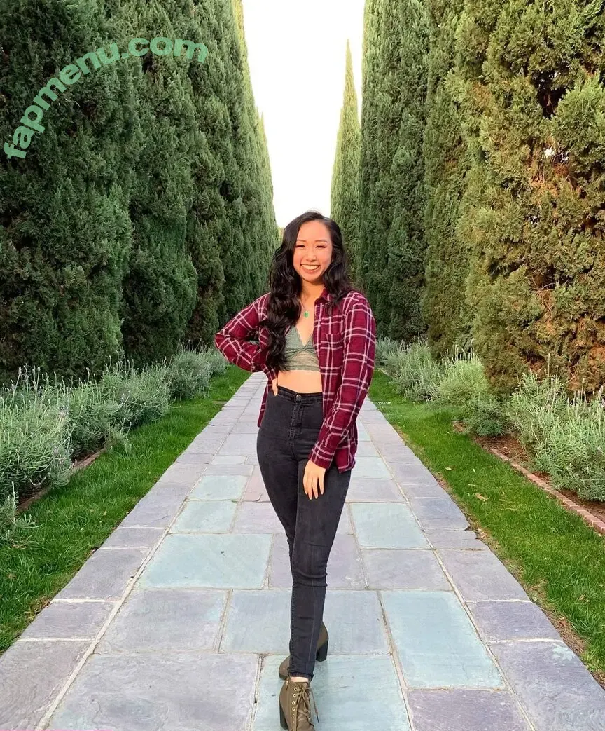 Sophia Phan nude photo #0001 (EatMyPhannnie / Sophiaphannn / _sophiaphan)