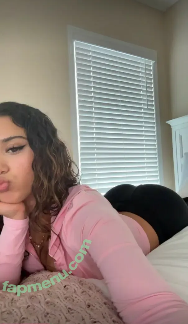 Sophia Ruiz nude photo #0005 (itssophialovee / luv.sophiaaar / soph777)