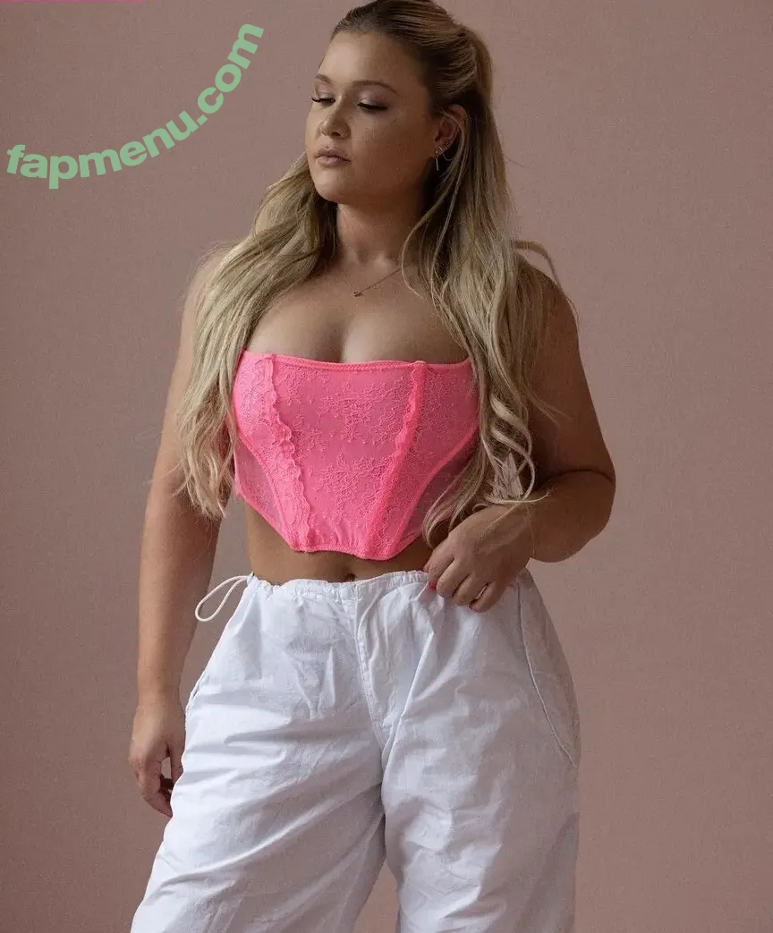 Sophia Thiel nude photo #0022 (sophia.thiel)