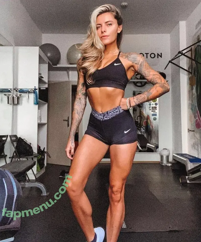 Sophia Thomalla nude photo #0031 (sophiathomalla / thomallasophia)