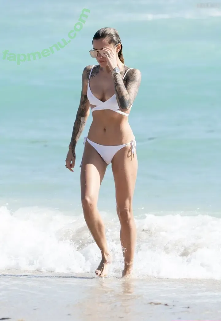 Sophia Thomalla nude photo #0093 (sophiathomalla / thomallasophia)