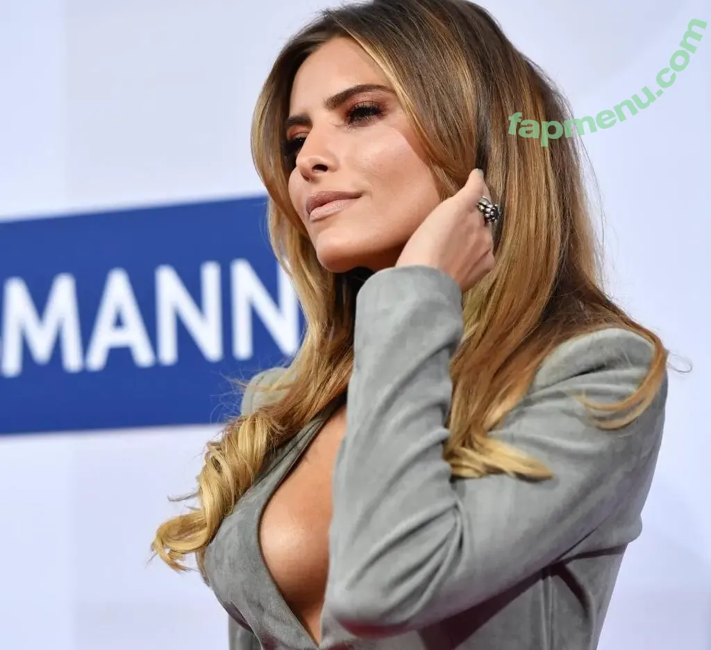 Sophia Thomalla nude photo #0171 (sophiathomalla / thomallasophia)