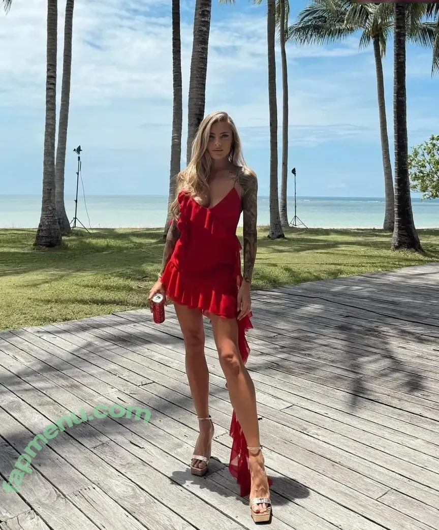 Sophia Thomalla nude photo #0621 (sophiathomalla / thomallasophia)