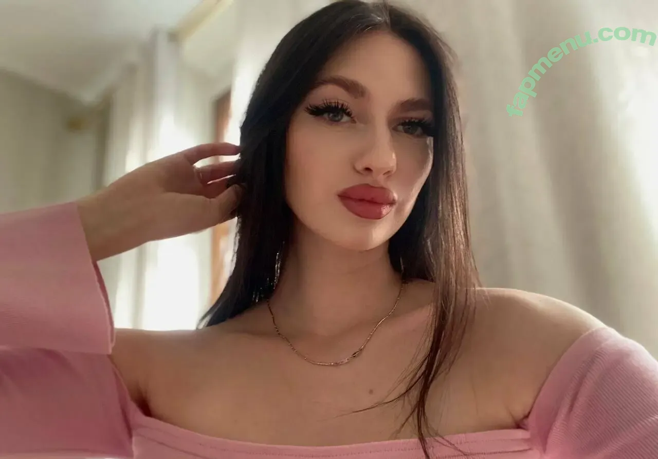sophiaabelow nude photo #0100 (sophie.abelow)