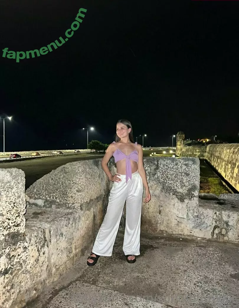 sophibumxxx nude photo #0065 (sophiamhan)