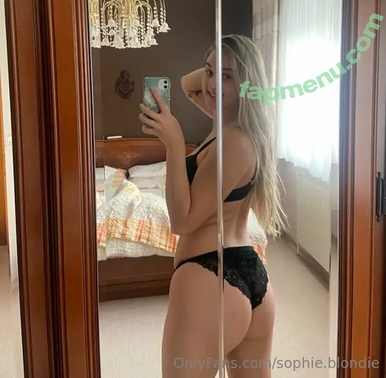 sophie.blondie nude photo #0040 (sophieraiin)