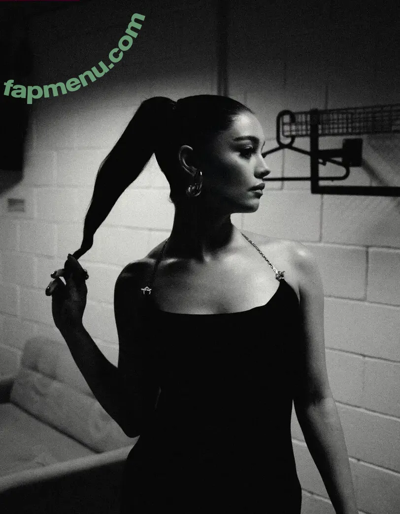 Sophie Charlotte nude photo #0150 (sophiecharlotte1)