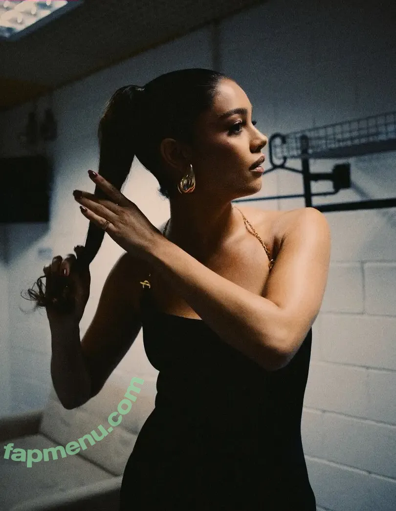 Sophie Charlotte nude photo #0153 (sophiecharlotte1)