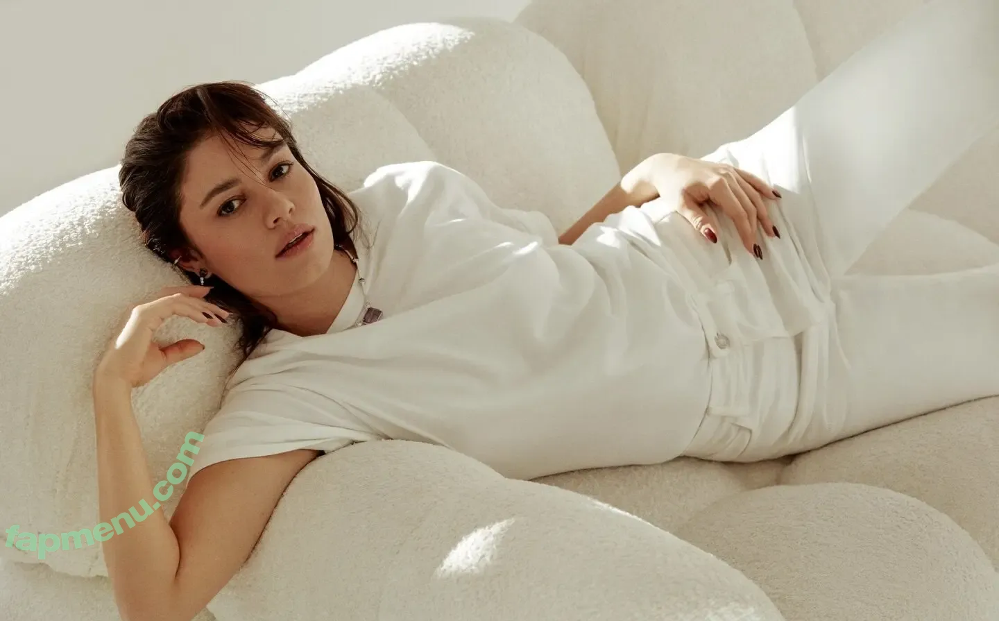 Sophie Charlotte nude photo #0158 (sophiecharlotte1)