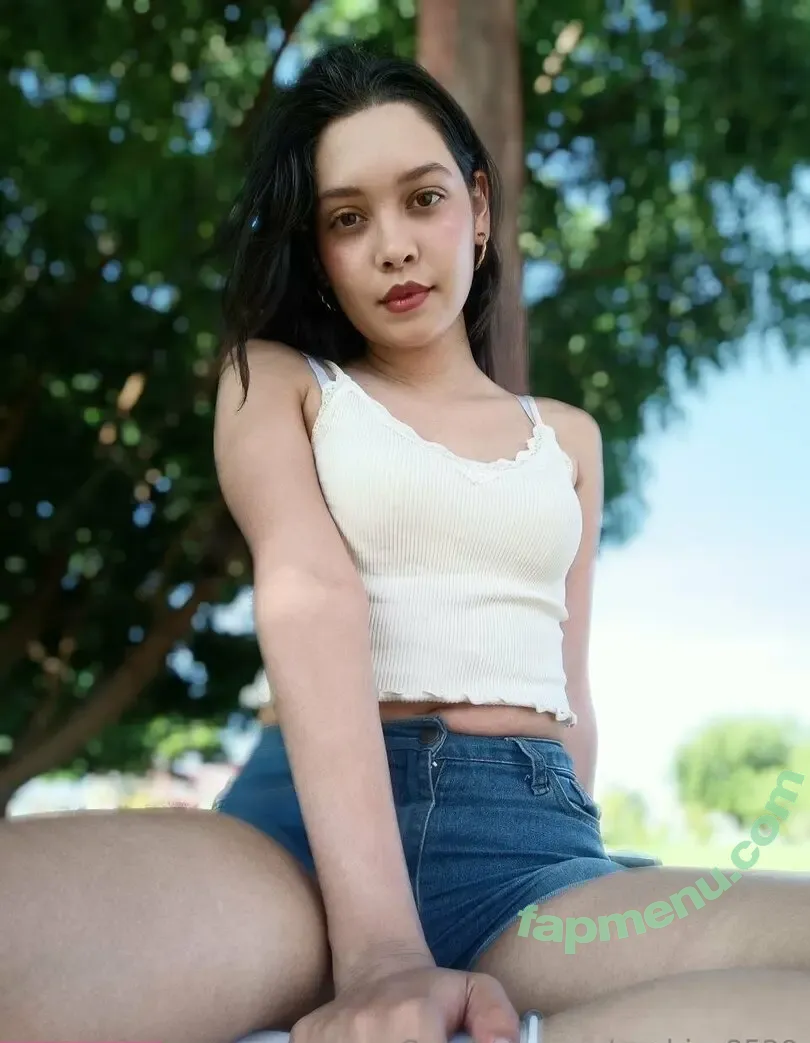 sophie_cieu nude photo #0001 (sophie_cieu)