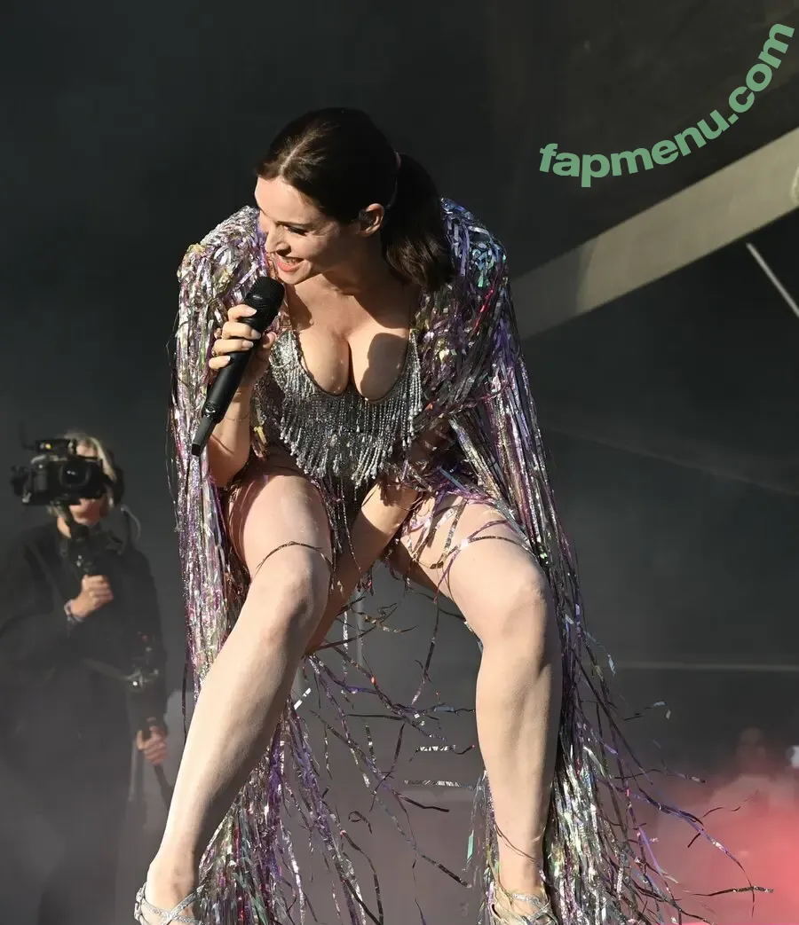 Sophie Ellis-Bextor nude photo #0231 (sophieellisbextor)